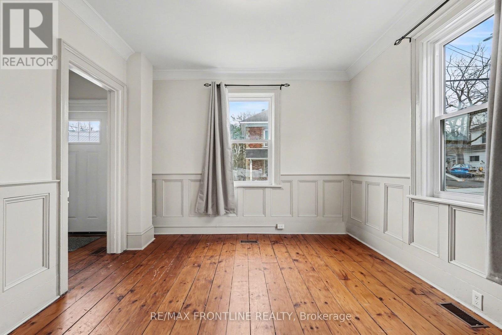 101 Peter Street, Perth, Ontario