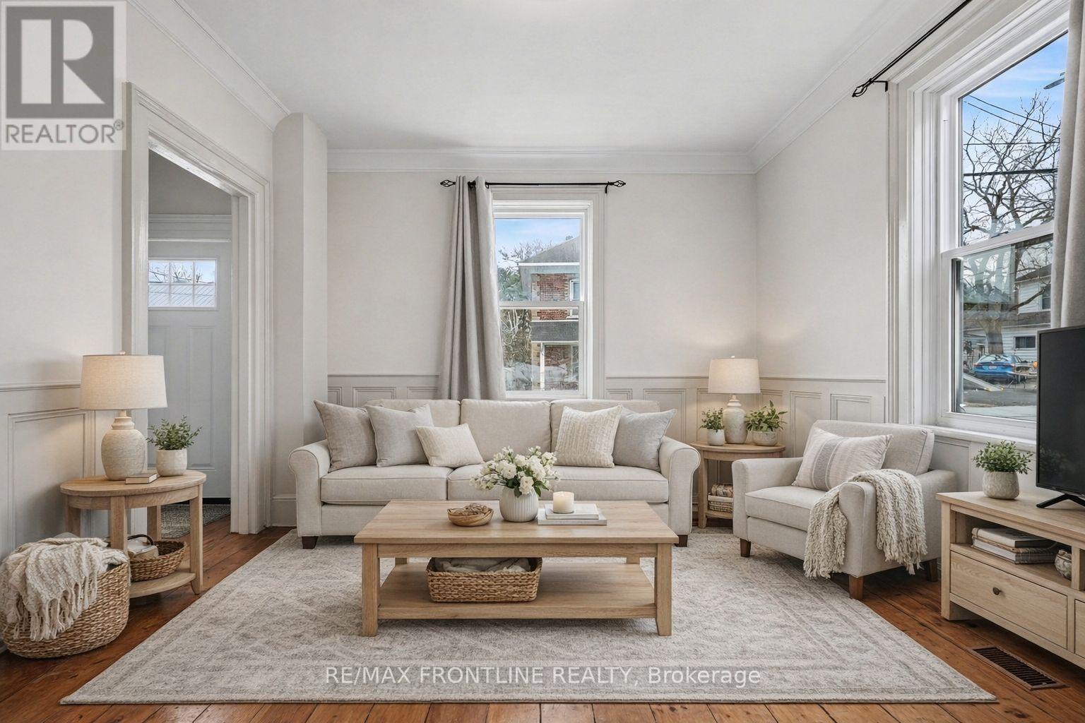 101 Peter Street, Perth, Ontario