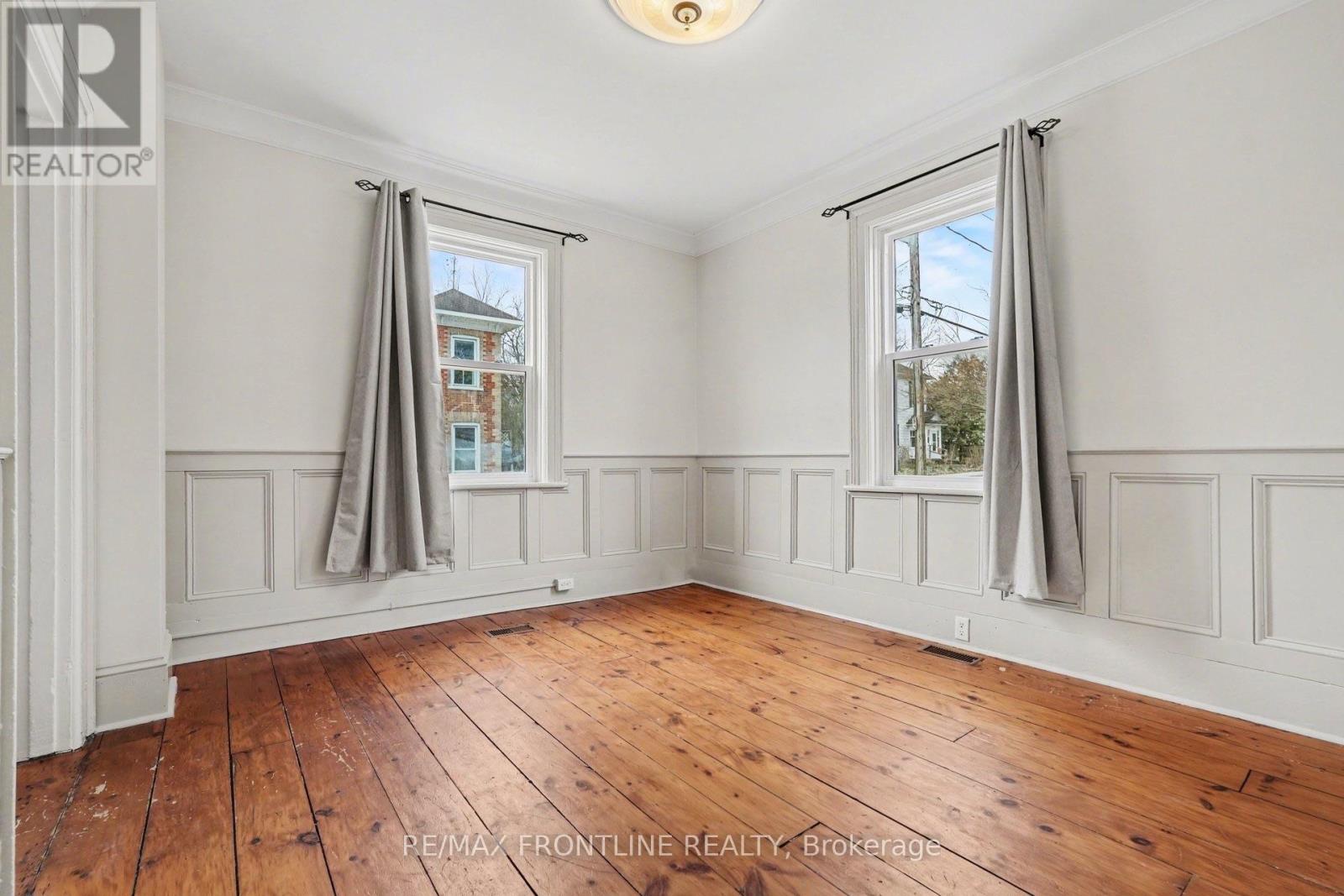 101 Peter Street, Perth, Ontario