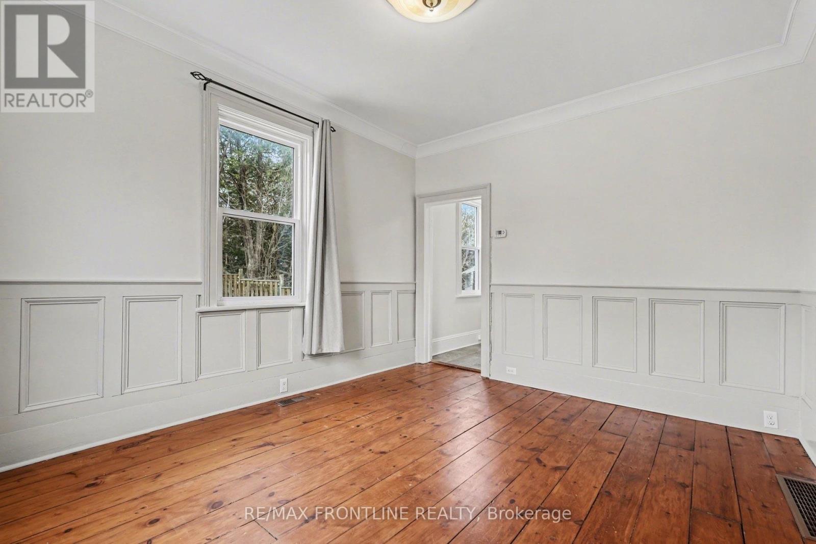 101 Peter Street, Perth, Ontario