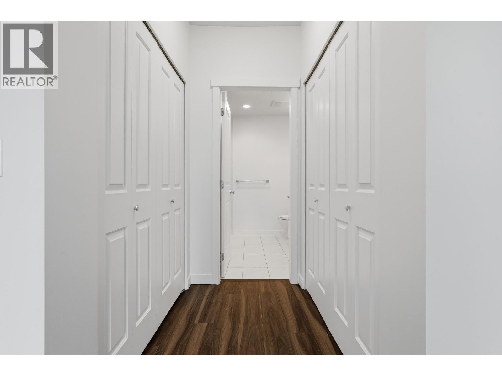 302 607 Cottonwood Avenue, Coquitlam, British Columbia