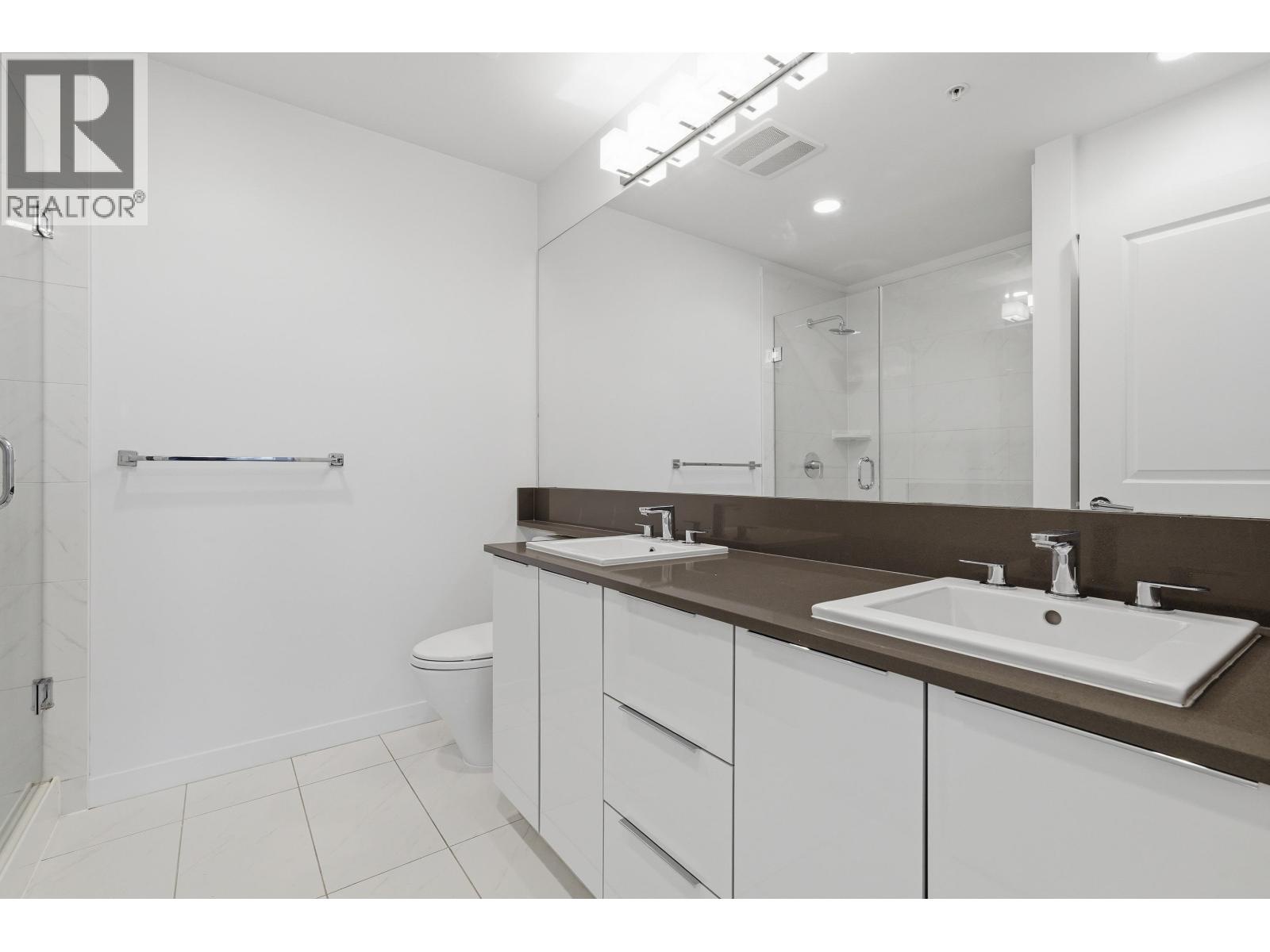 302 607 Cottonwood Avenue, Coquitlam, British Columbia