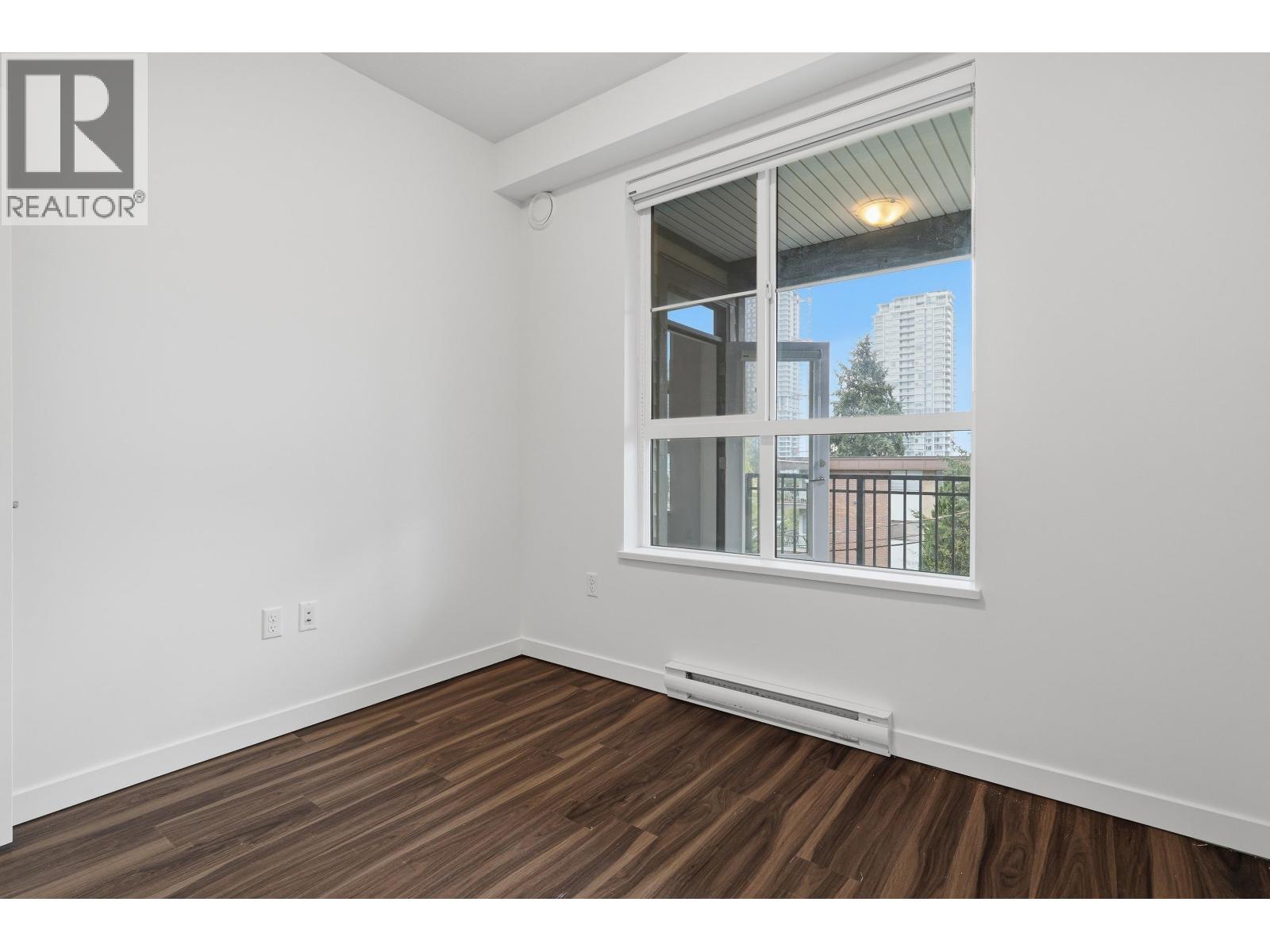 302 607 Cottonwood Avenue, Coquitlam, British Columbia