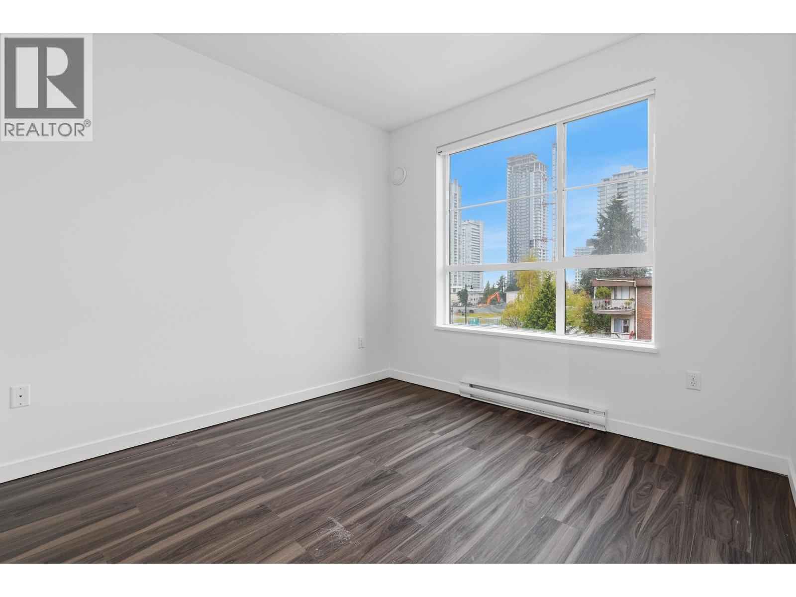 302 607 Cottonwood Avenue, Coquitlam, British Columbia