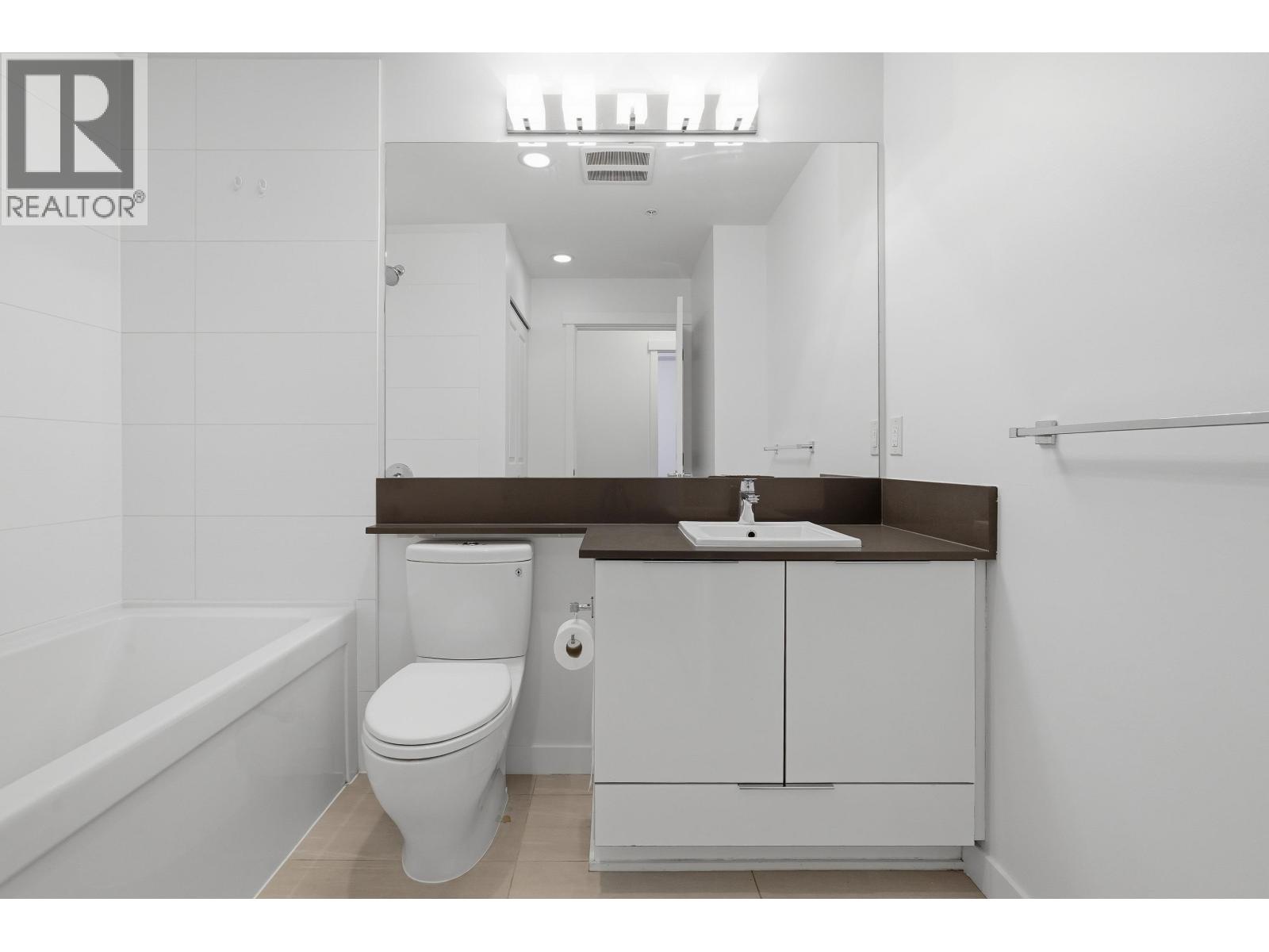 302 607 Cottonwood Avenue, Coquitlam, British Columbia