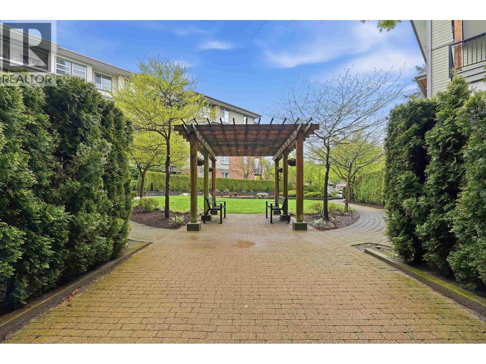 302 607 Cottonwood Avenue, Coquitlam, British Columbia