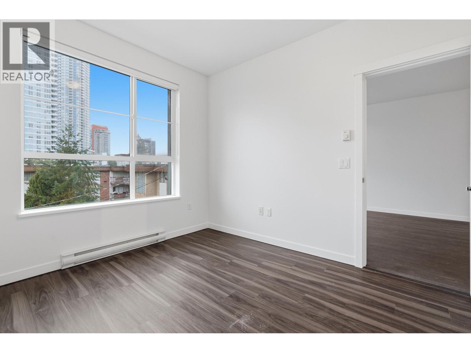 302 607 Cottonwood Avenue, Coquitlam, British Columbia