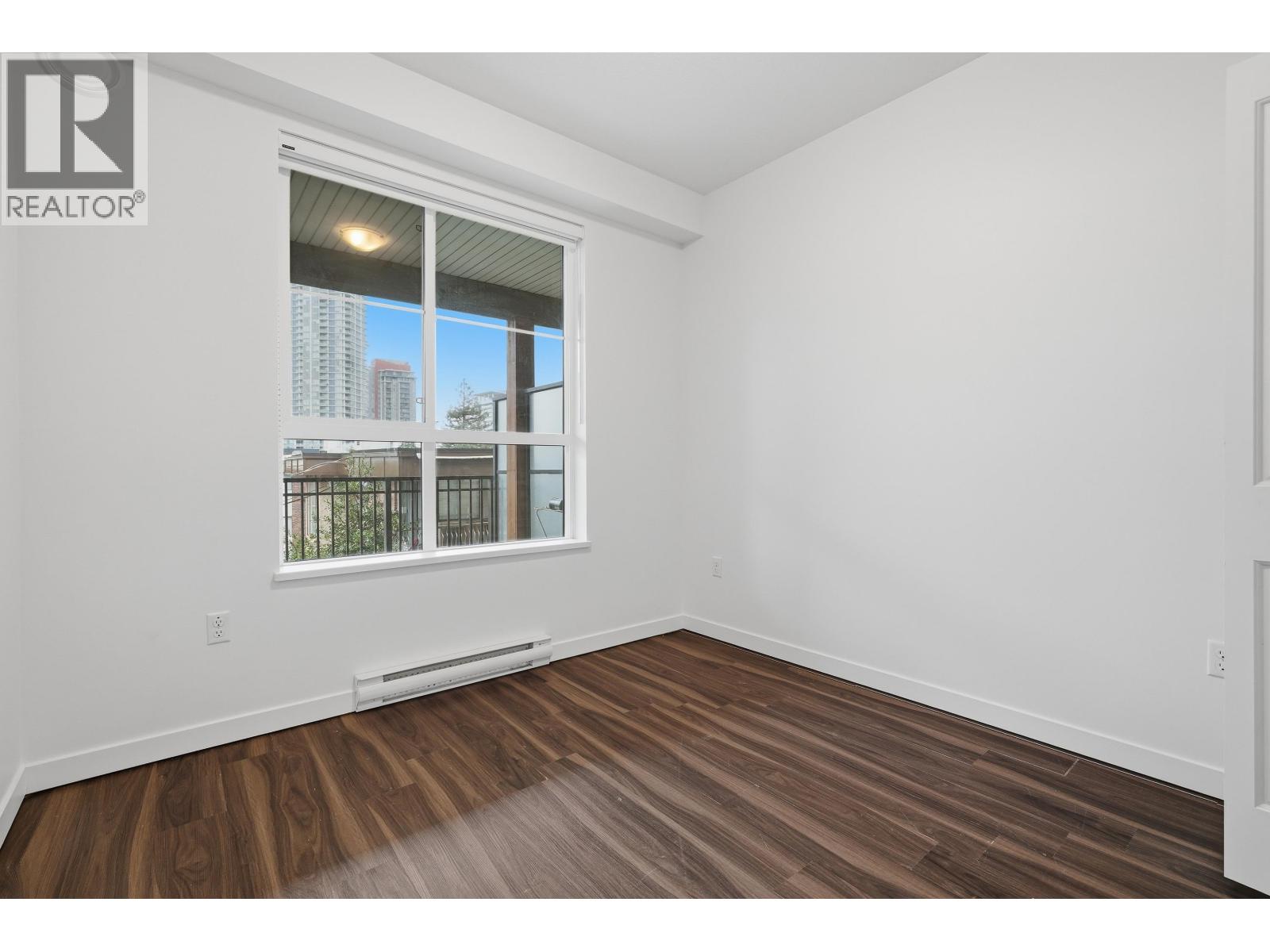 302 607 Cottonwood Avenue, Coquitlam, British Columbia