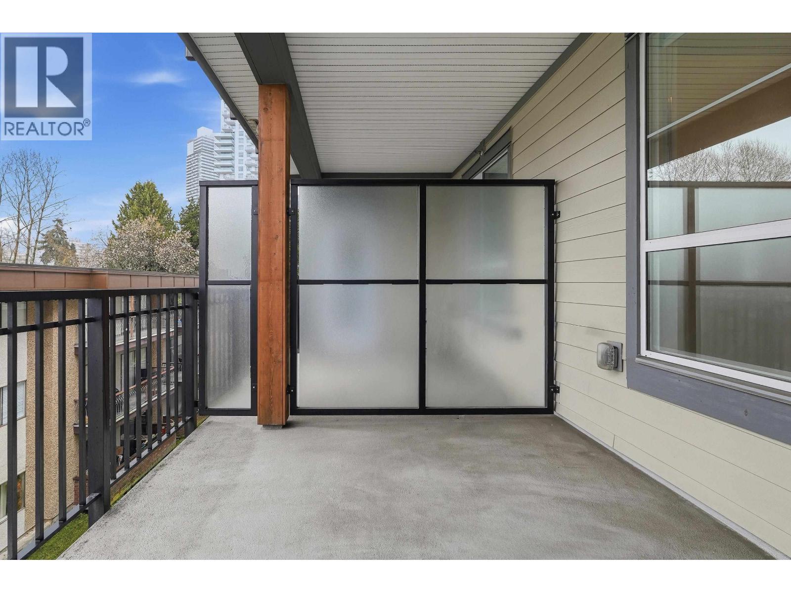 302 607 Cottonwood Avenue, Coquitlam, British Columbia