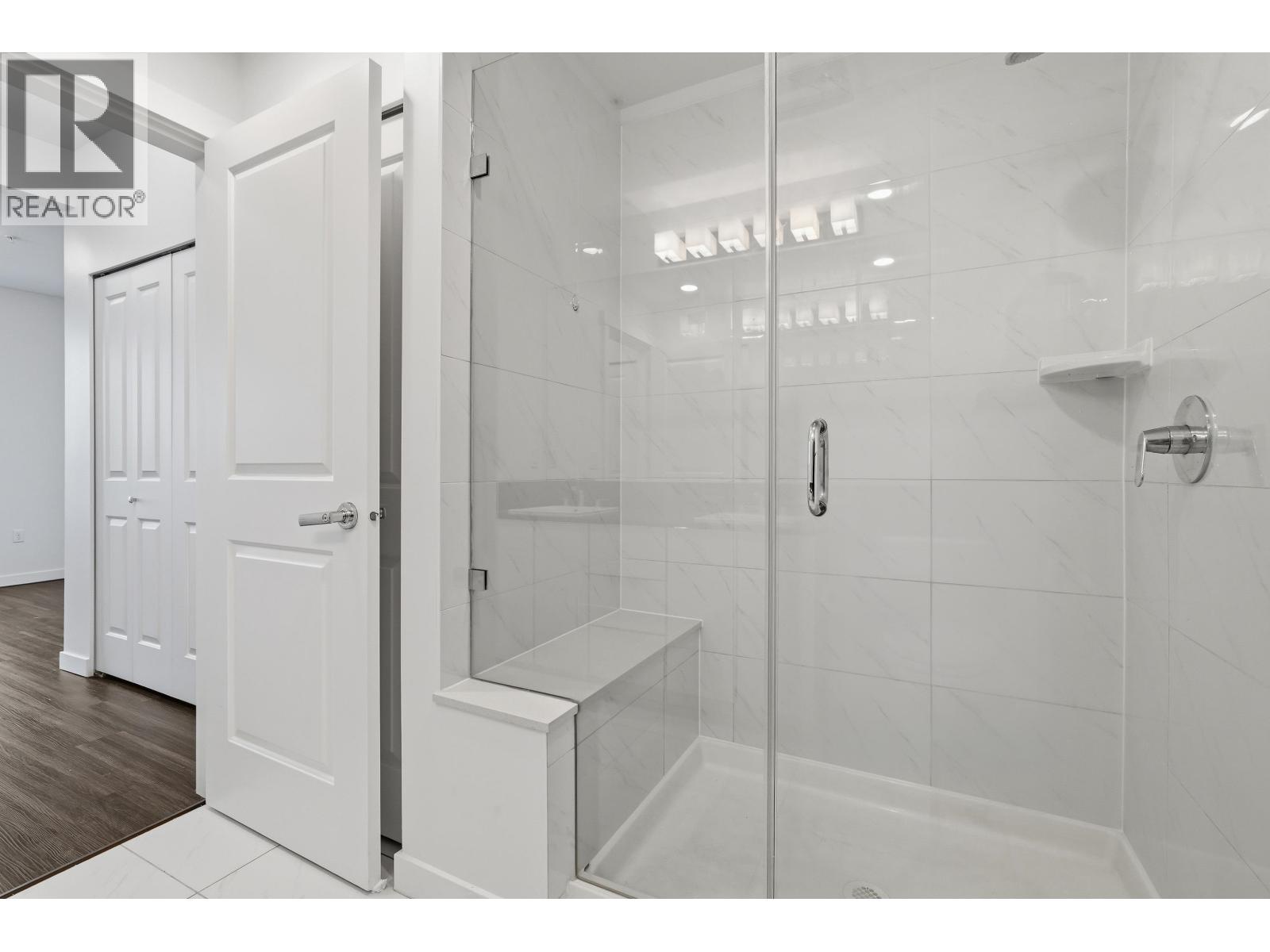 302 607 Cottonwood Avenue, Coquitlam, British Columbia