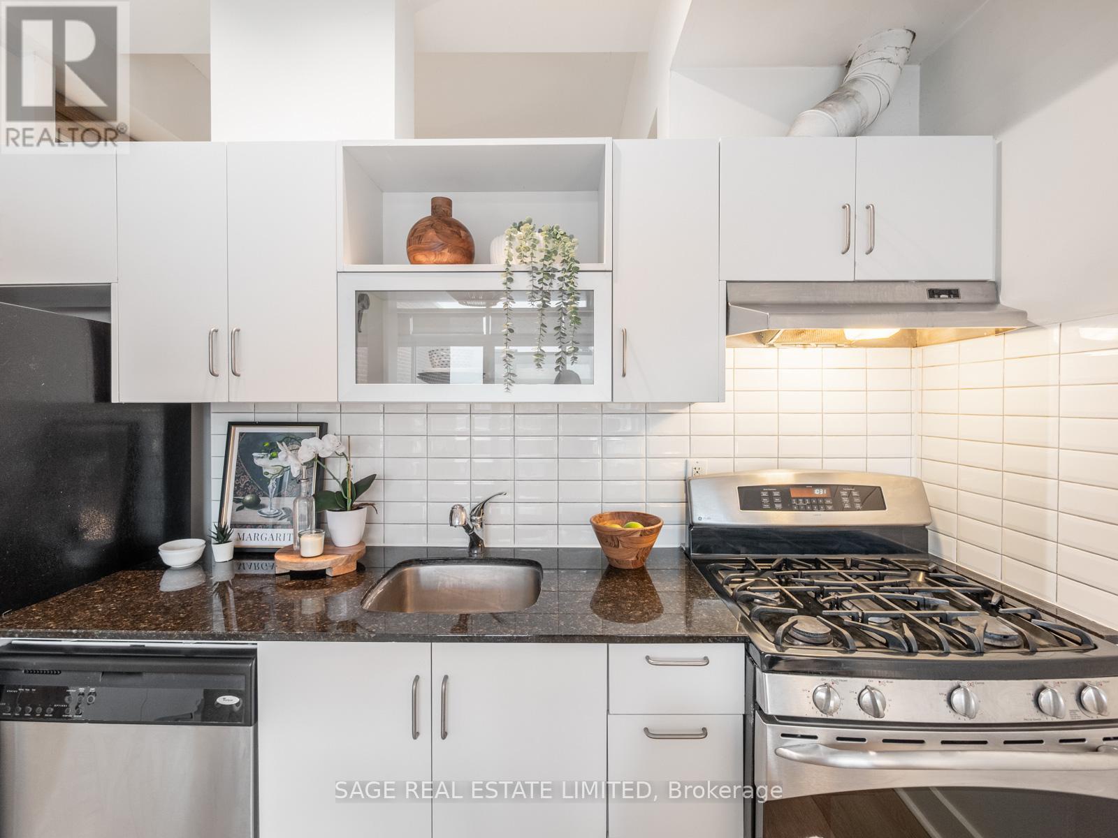 811 - 233 Carlaw Avenue, Toronto (south Riverdale), Ontario