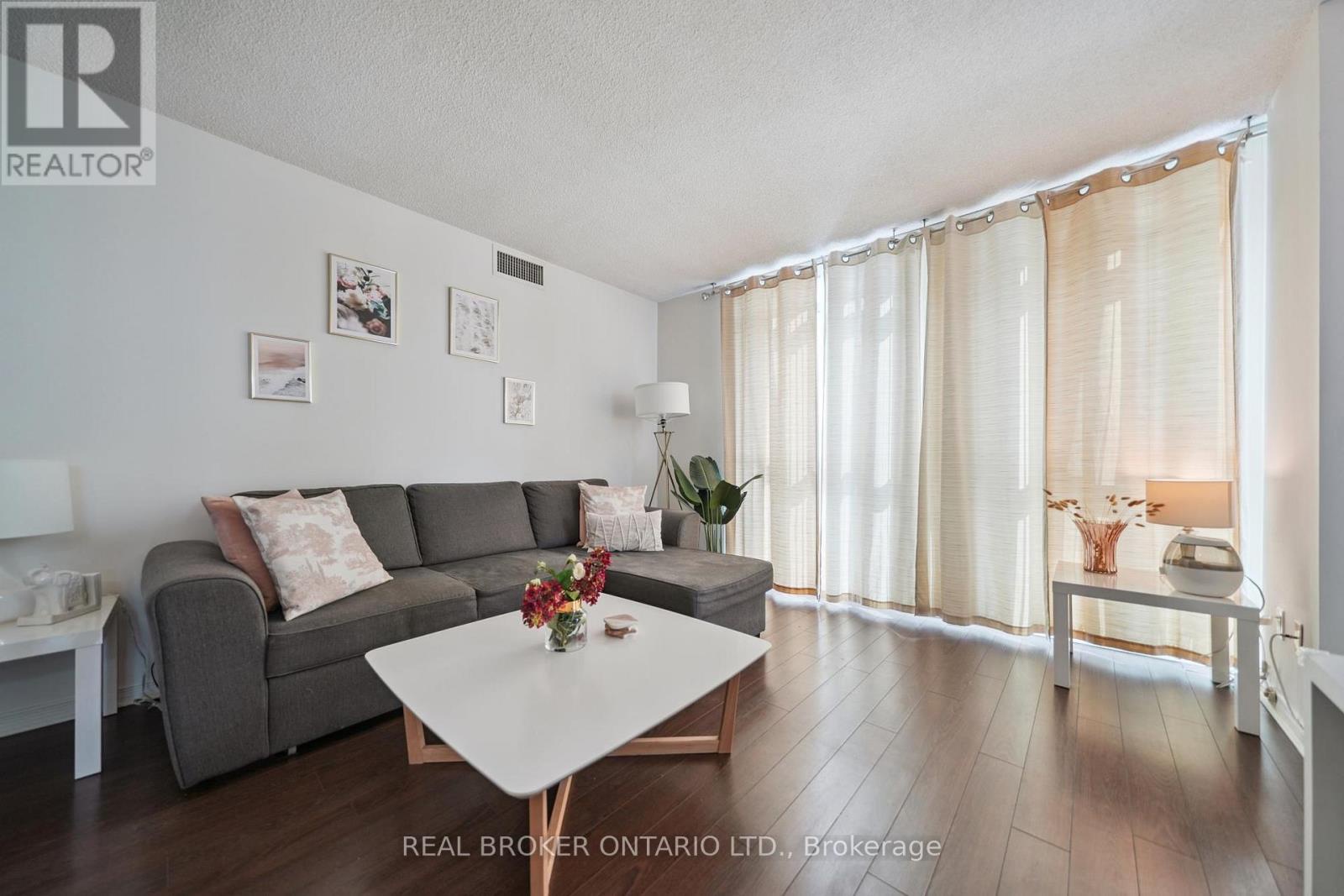 808 - 28 Harrison Garden Boulevard, Toronto (willowdale East), Ontario