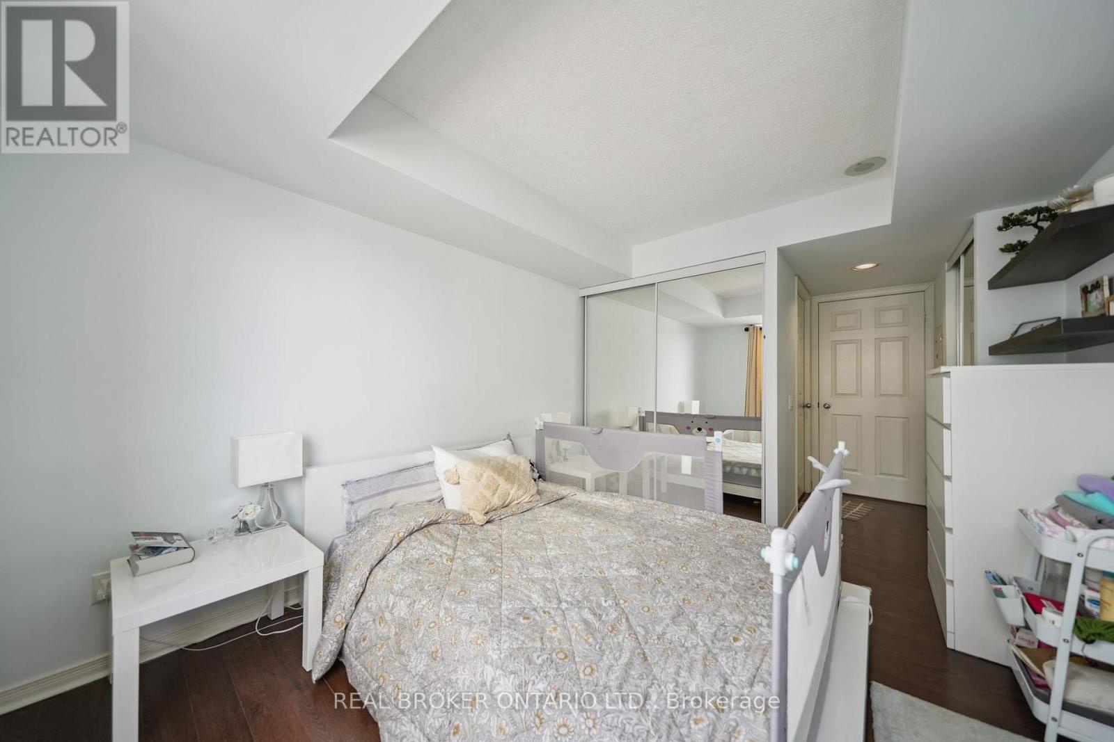 808 - 28 Harrison Garden Boulevard, Toronto (willowdale East), Ontario