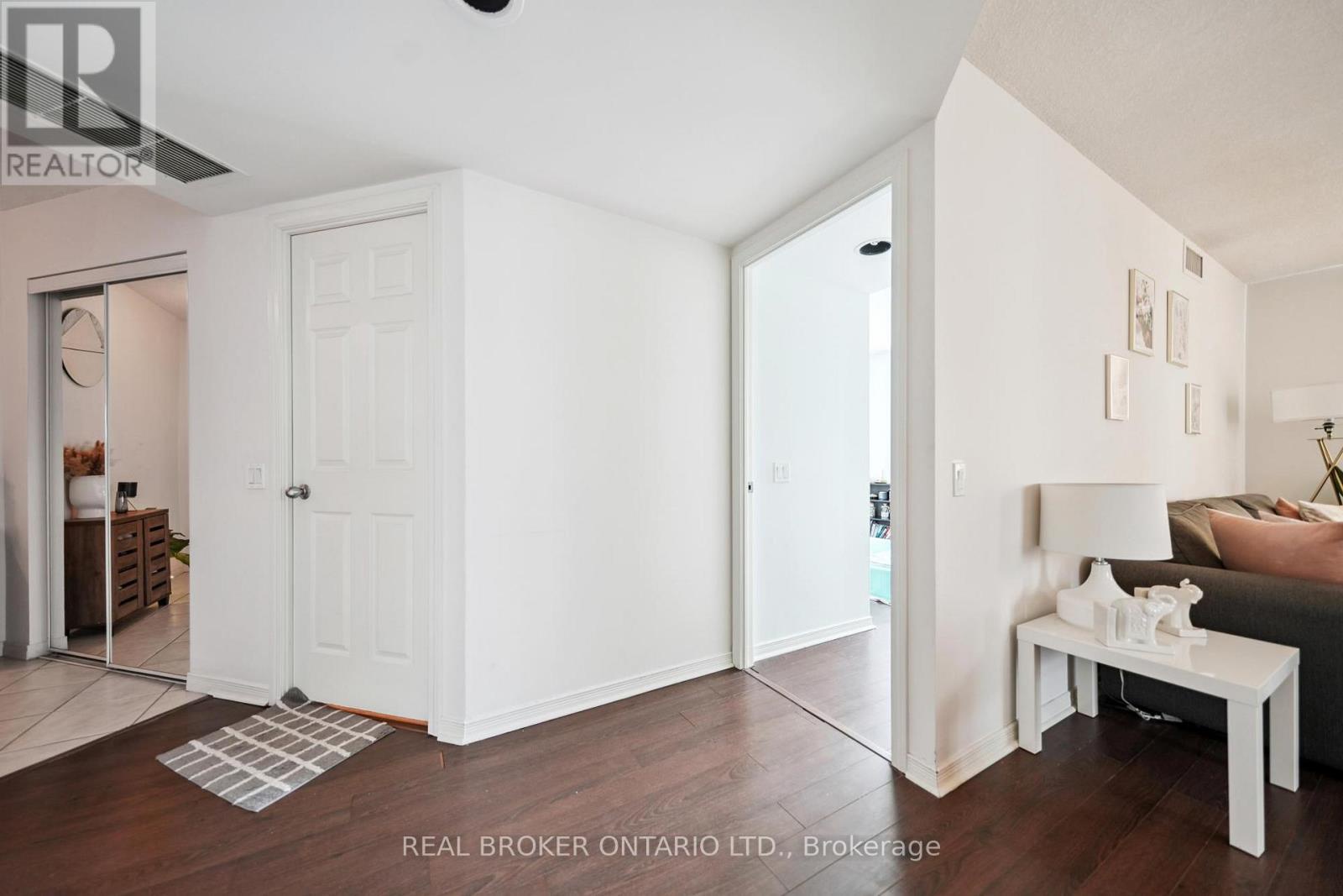 808 - 28 Harrison Garden Boulevard, Toronto (willowdale East), Ontario