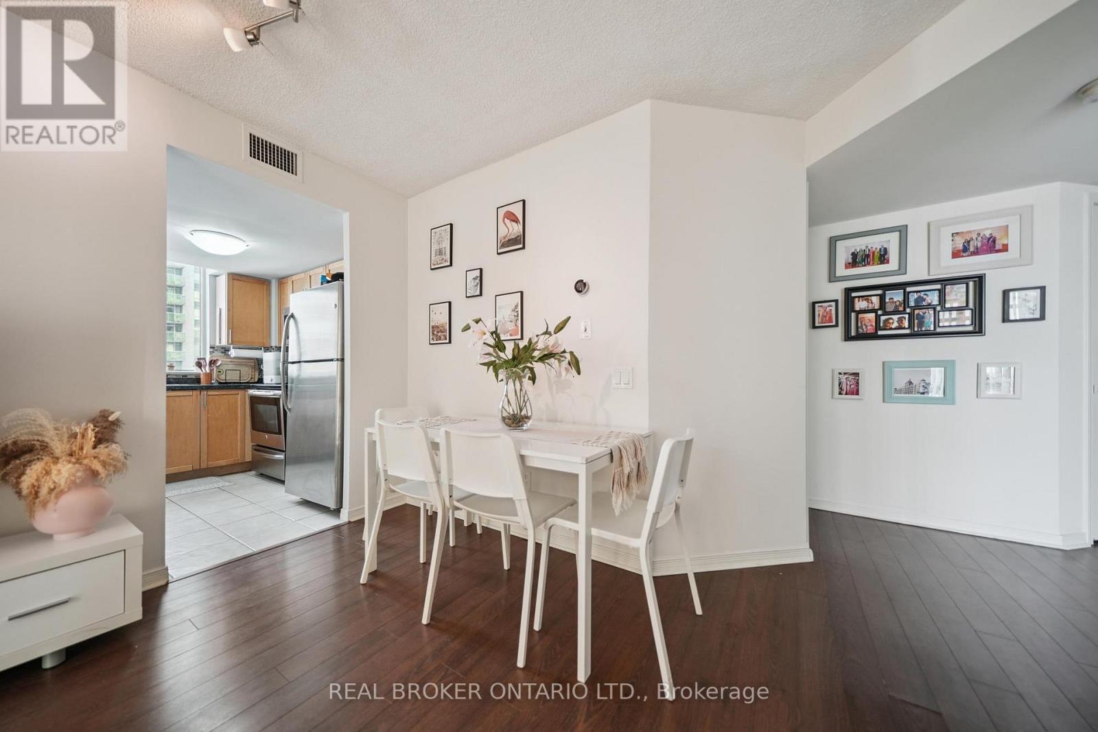 808 - 28 Harrison Garden Boulevard, Toronto (willowdale East), Ontario