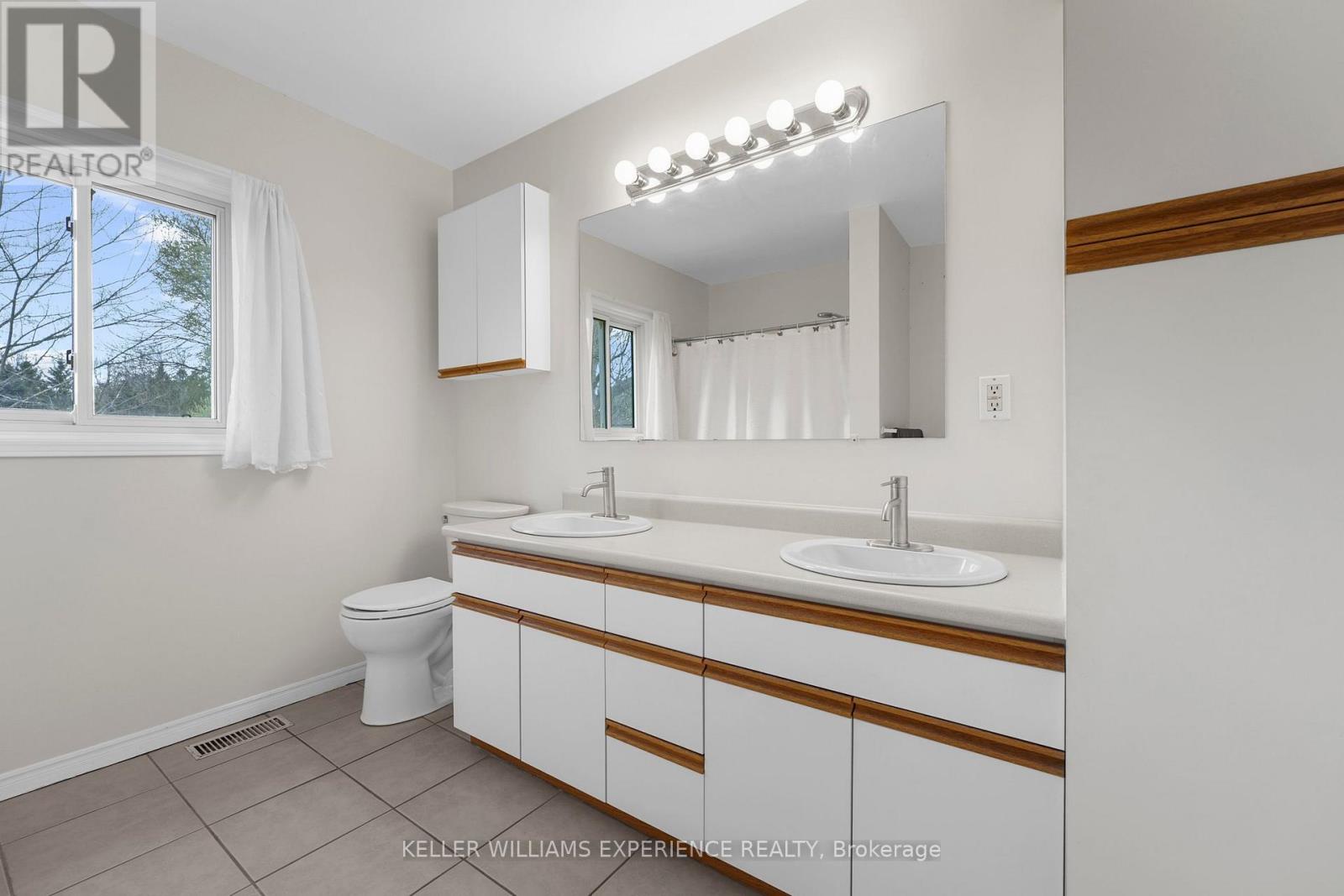 190 Centre Street, Essa (angus), Ontario