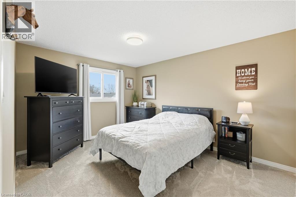 32 Hobart Crescent, Brantford, Ontario