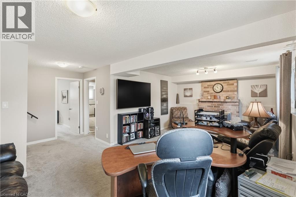 32 Hobart Crescent, Brantford, Ontario