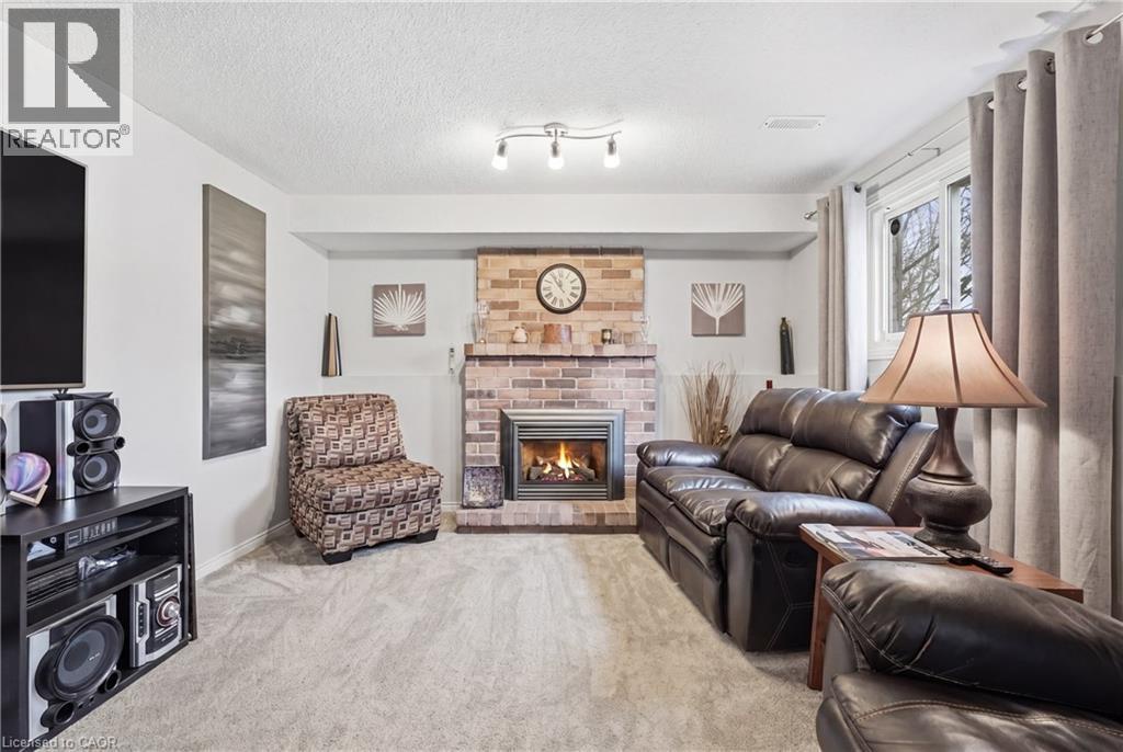 32 Hobart Crescent, Brantford, Ontario