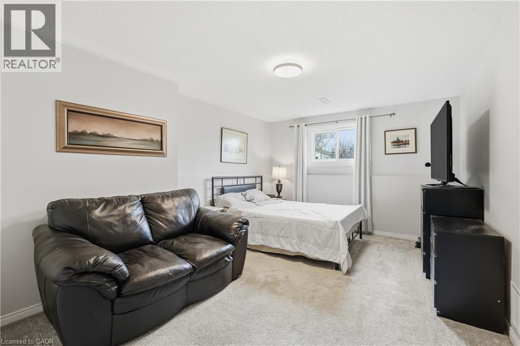 32 Hobart Crescent, Brantford, Ontario