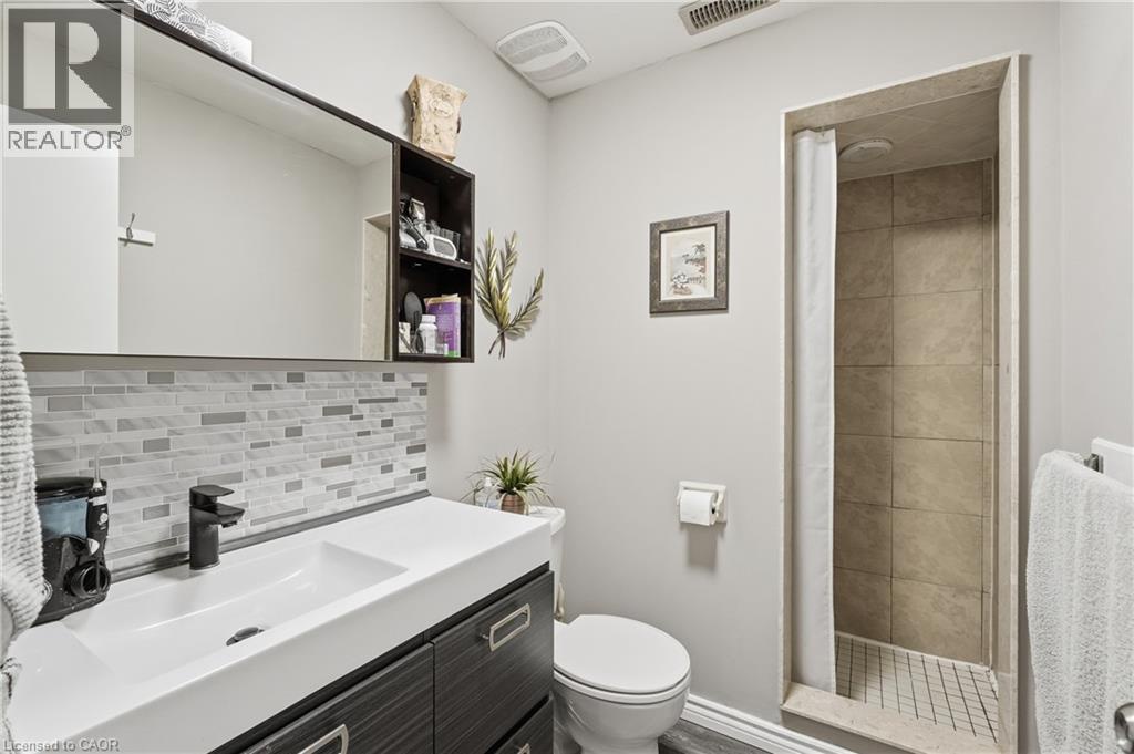 32 Hobart Crescent, Brantford, Ontario