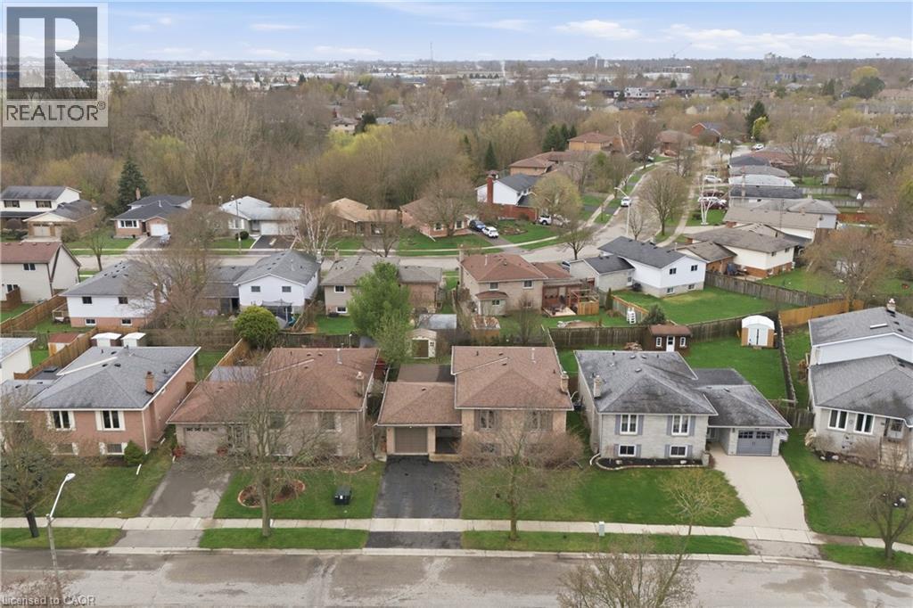 32 Hobart Crescent, Brantford, Ontario