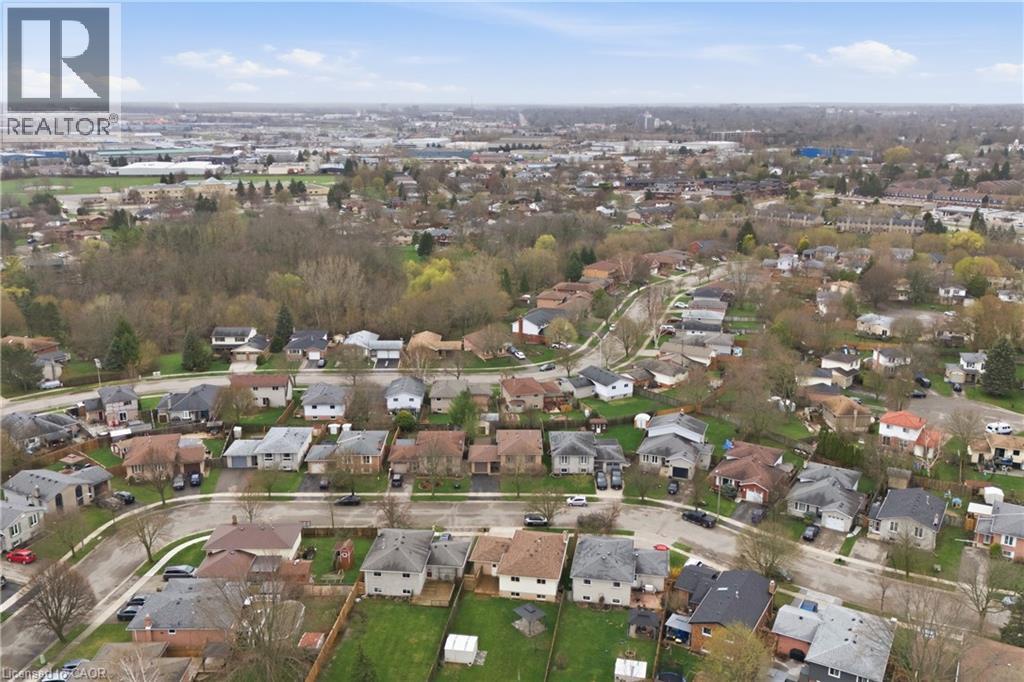 32 Hobart Crescent, Brantford, Ontario