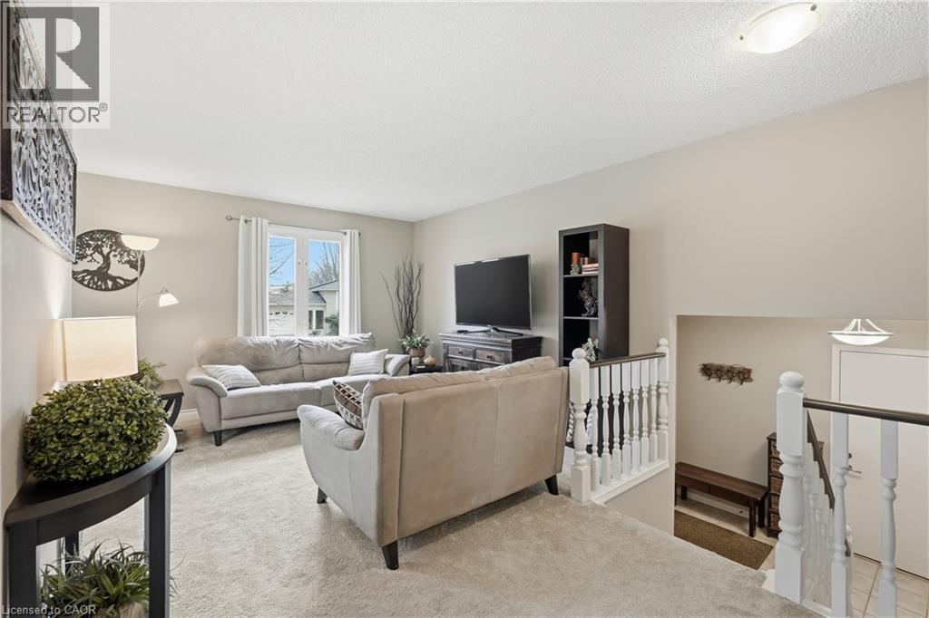 32 Hobart Crescent, Brantford, Ontario