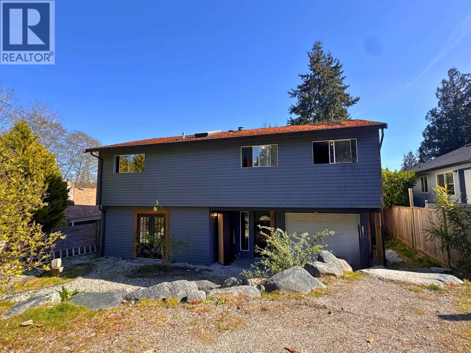 5799 Anchor Road, Sechelt, British Columbia