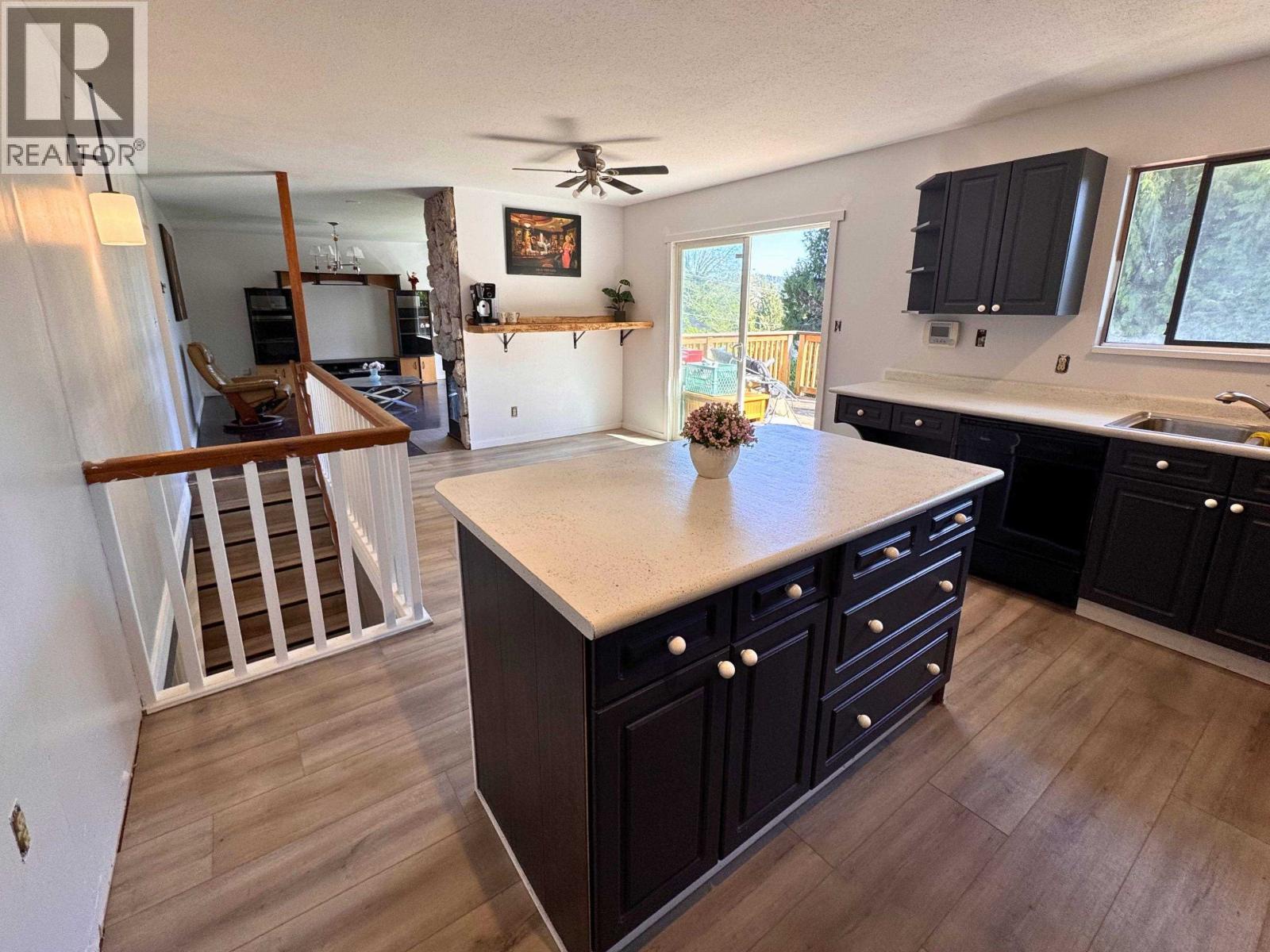 5799 Anchor Road, Sechelt, British Columbia