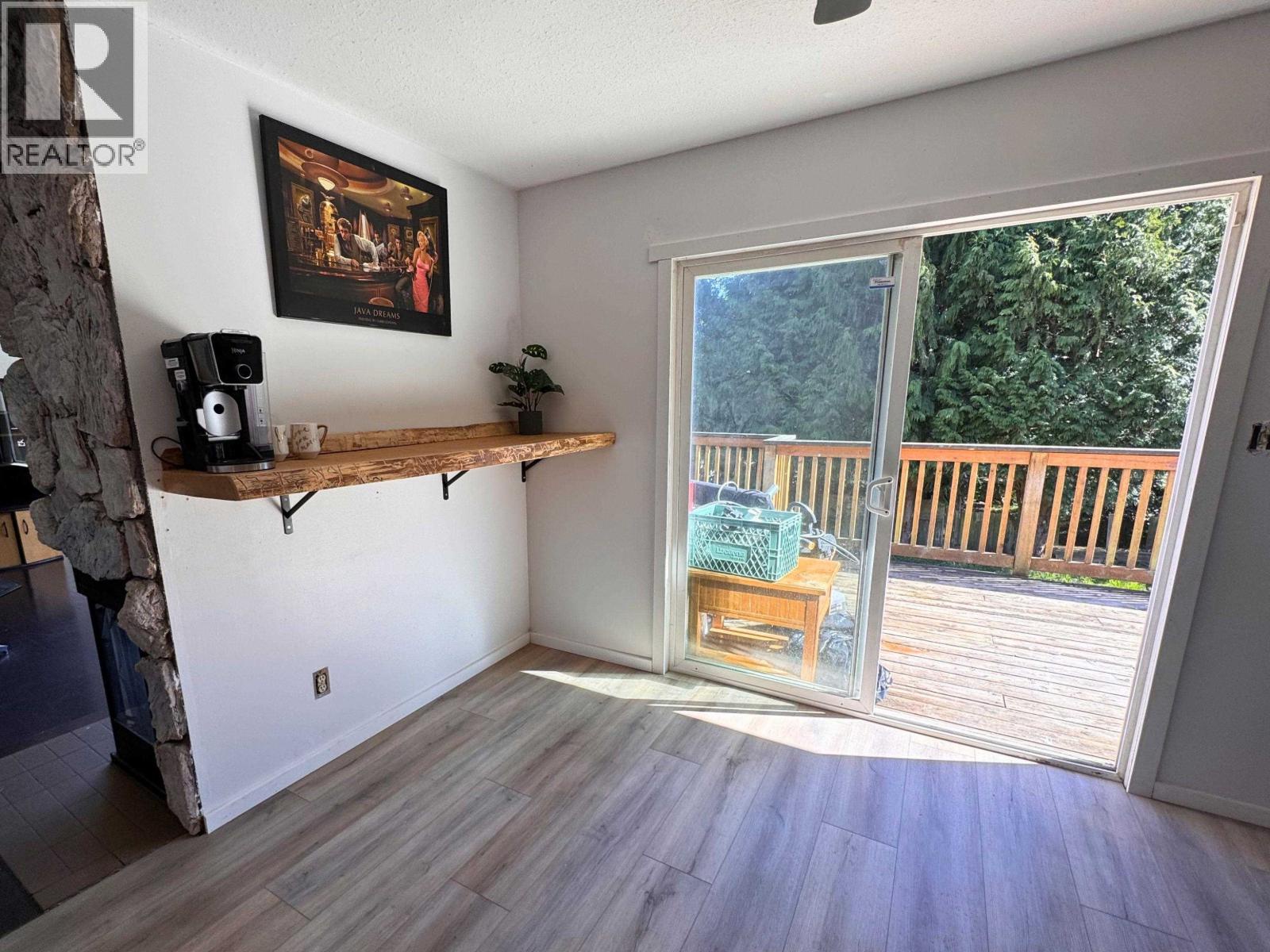 5799 Anchor Road, Sechelt, British Columbia