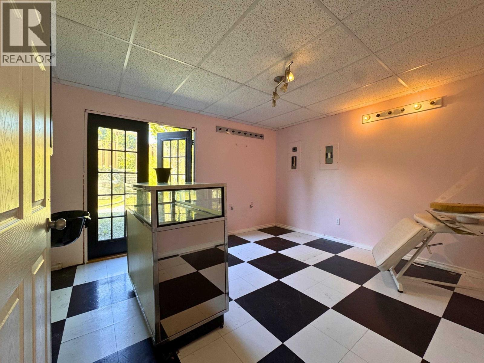 5799 Anchor Road, Sechelt, British Columbia