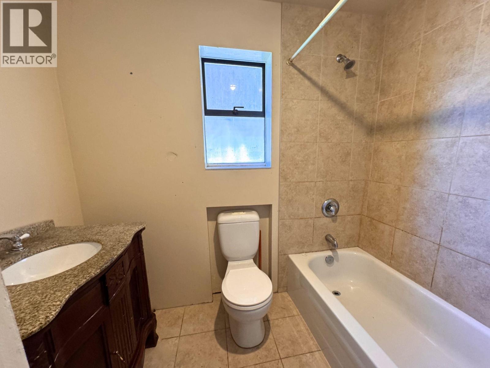 5799 Anchor Road, Sechelt, British Columbia