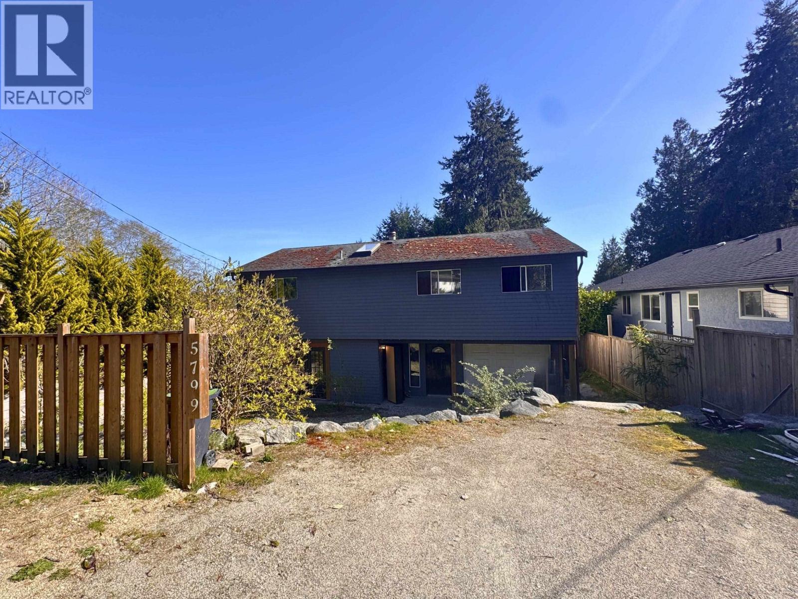 5799 Anchor Road, Sechelt, British Columbia