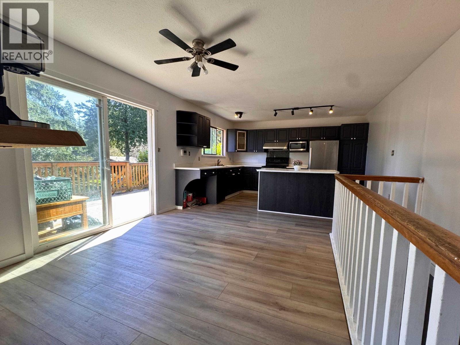 5799 Anchor Road, Sechelt, British Columbia