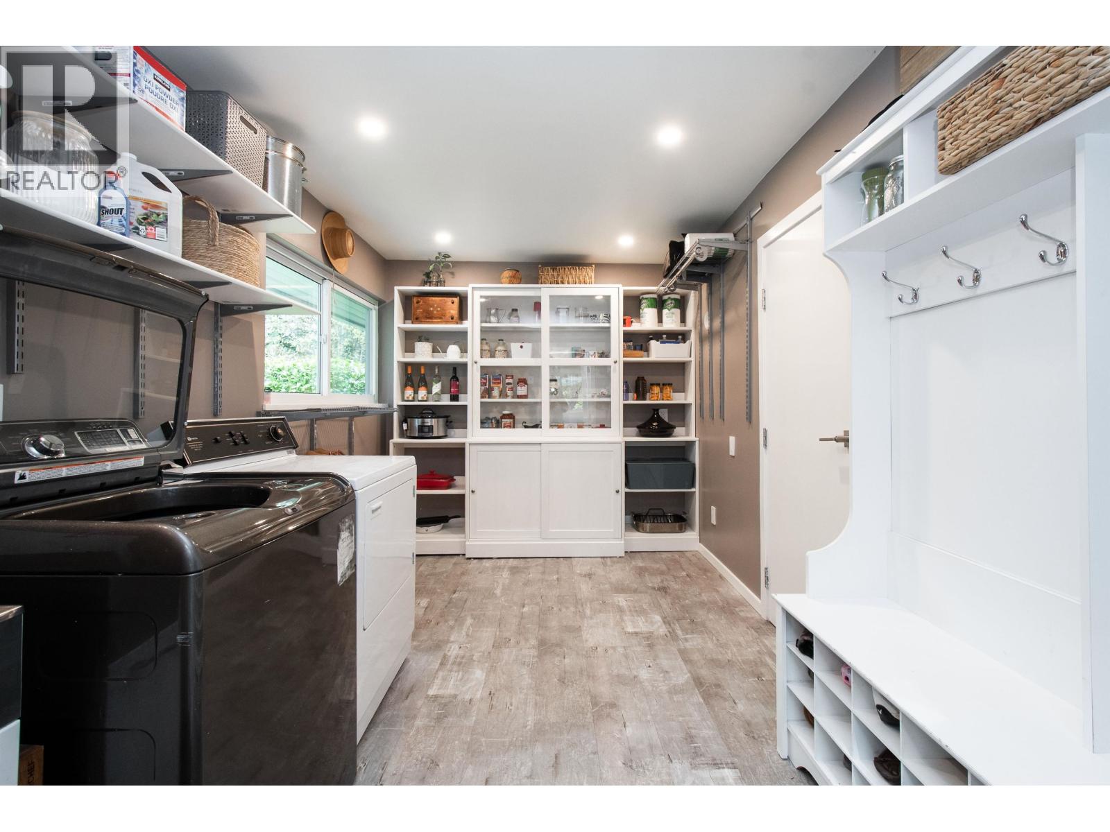 2551 Hyannis Point, North Vancouver, British Columbia