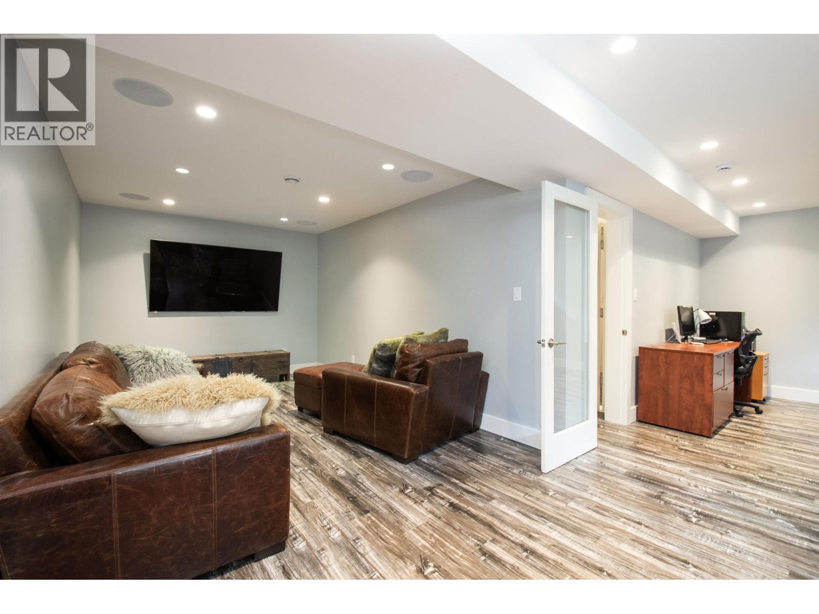 2551 Hyannis Point, North Vancouver, British Columbia