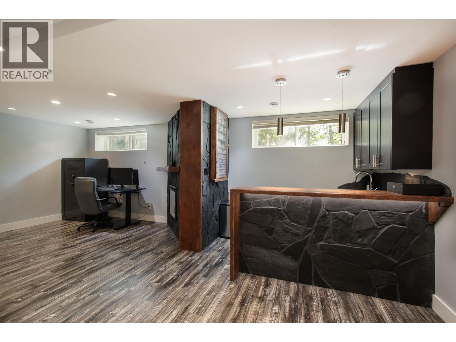 2551 Hyannis Point, North Vancouver, British Columbia