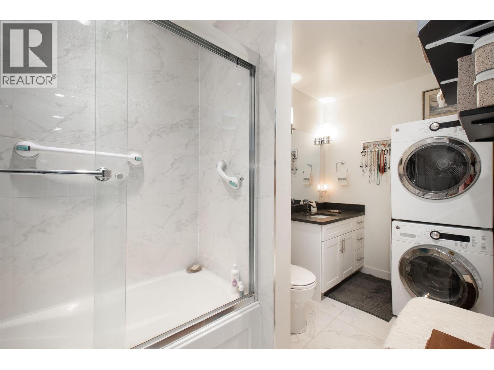 2551 Hyannis Point, North Vancouver, British Columbia