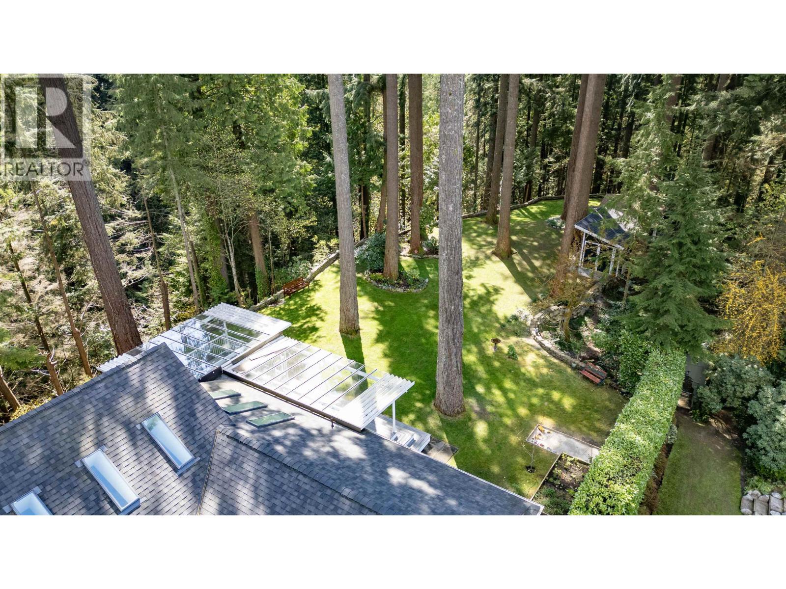 2551 Hyannis Point, North Vancouver, British Columbia