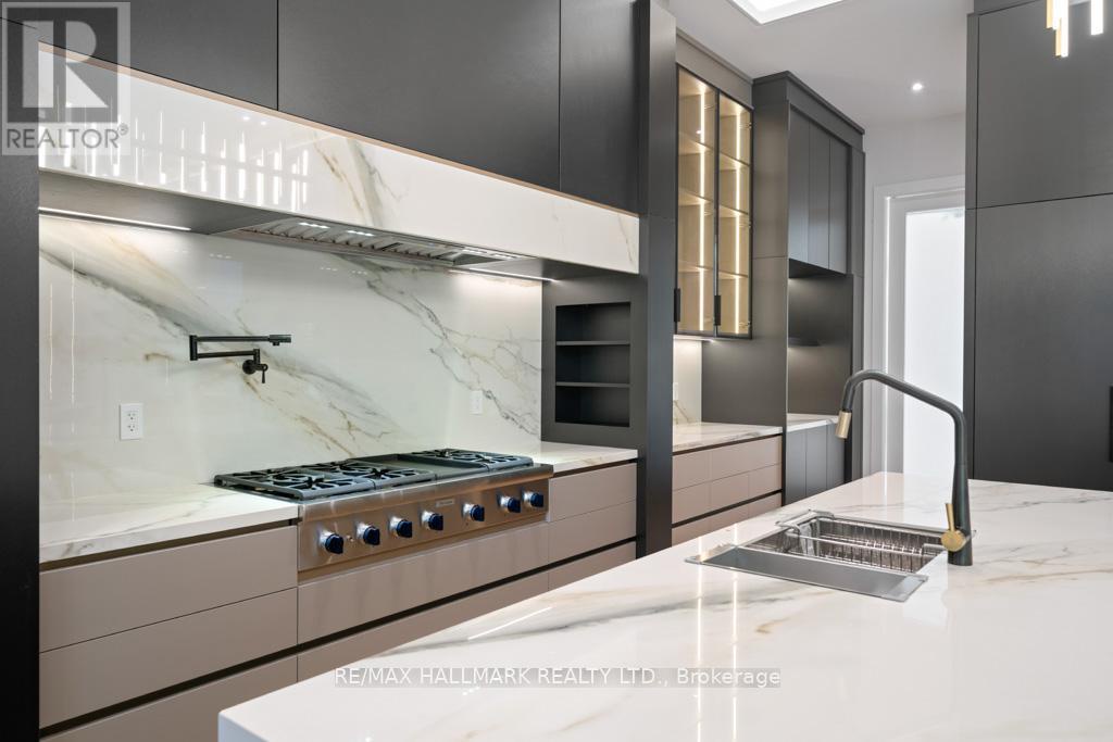 215 Northwood Drive, Toronto (newtonbrook East), Ontario