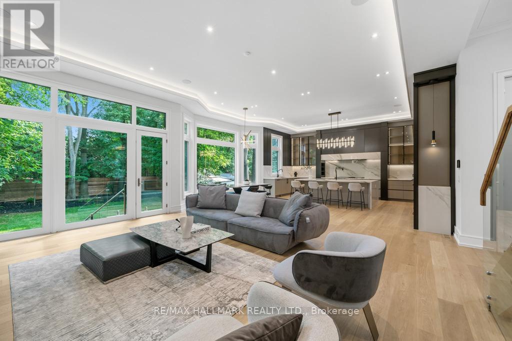 215 Northwood Drive, Toronto (newtonbrook East), Ontario