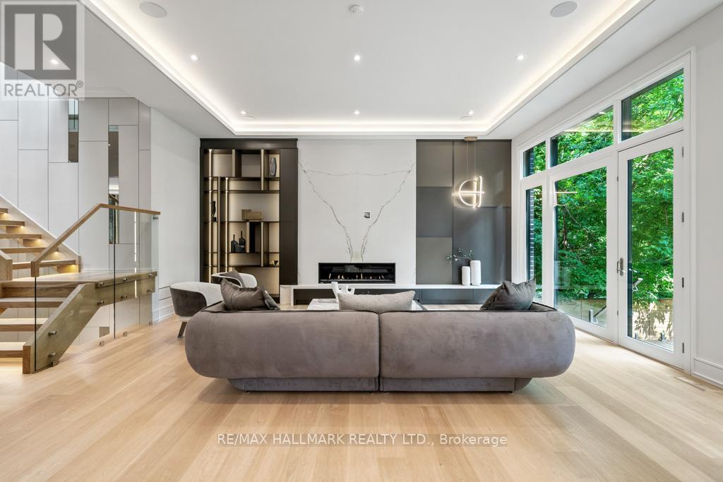 215 Northwood Drive, Toronto (newtonbrook East), Ontario