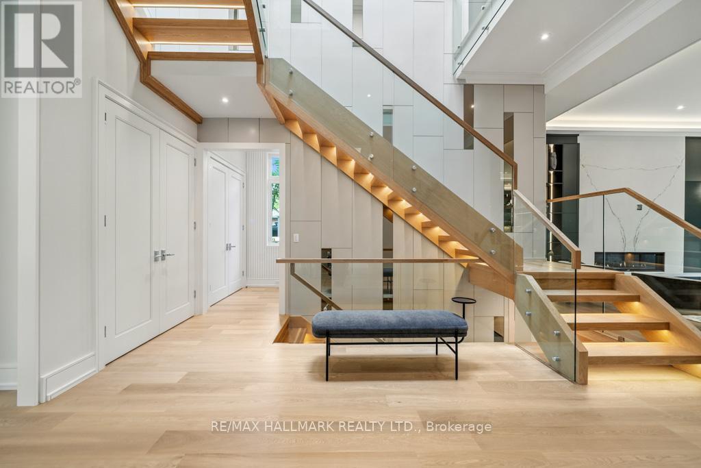 215 Northwood Drive, Toronto (newtonbrook East), Ontario