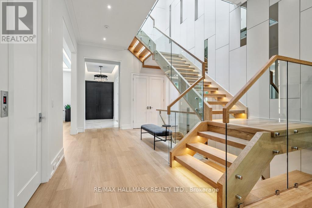 215 Northwood Drive, Toronto (newtonbrook East), Ontario