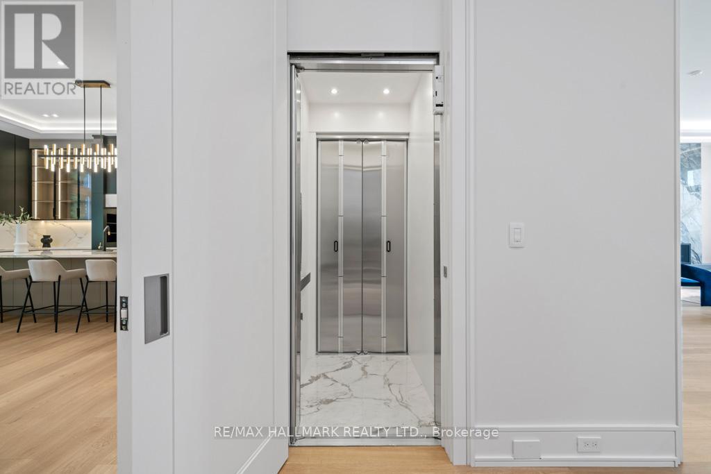 215 Northwood Drive, Toronto (newtonbrook East), Ontario