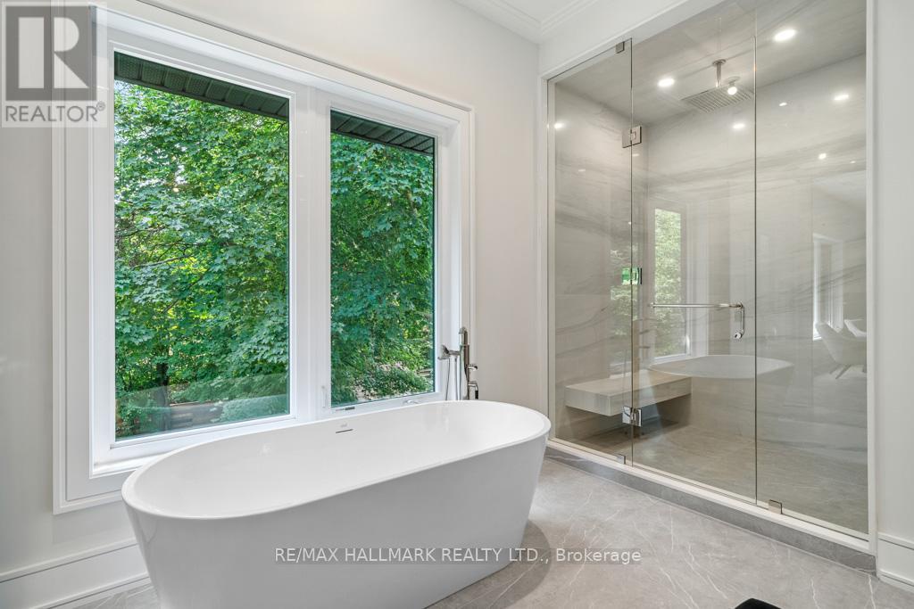 215 Northwood Drive, Toronto (newtonbrook East), Ontario