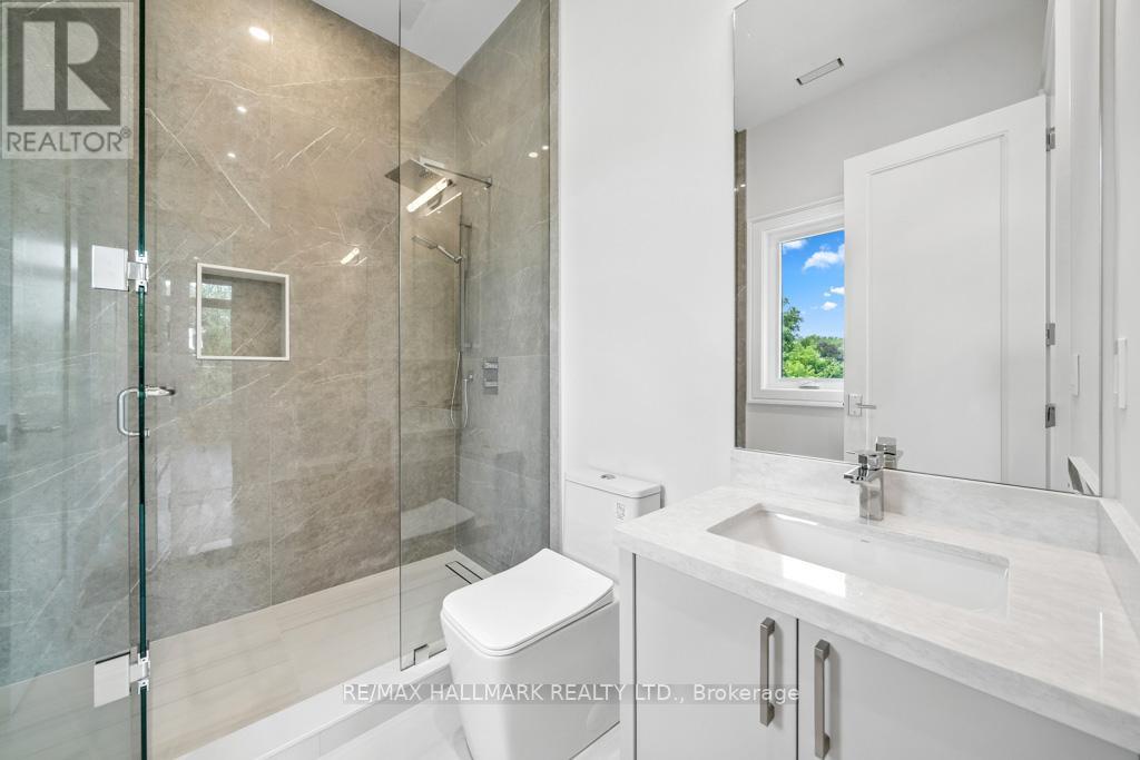 215 Northwood Drive, Toronto (newtonbrook East), Ontario