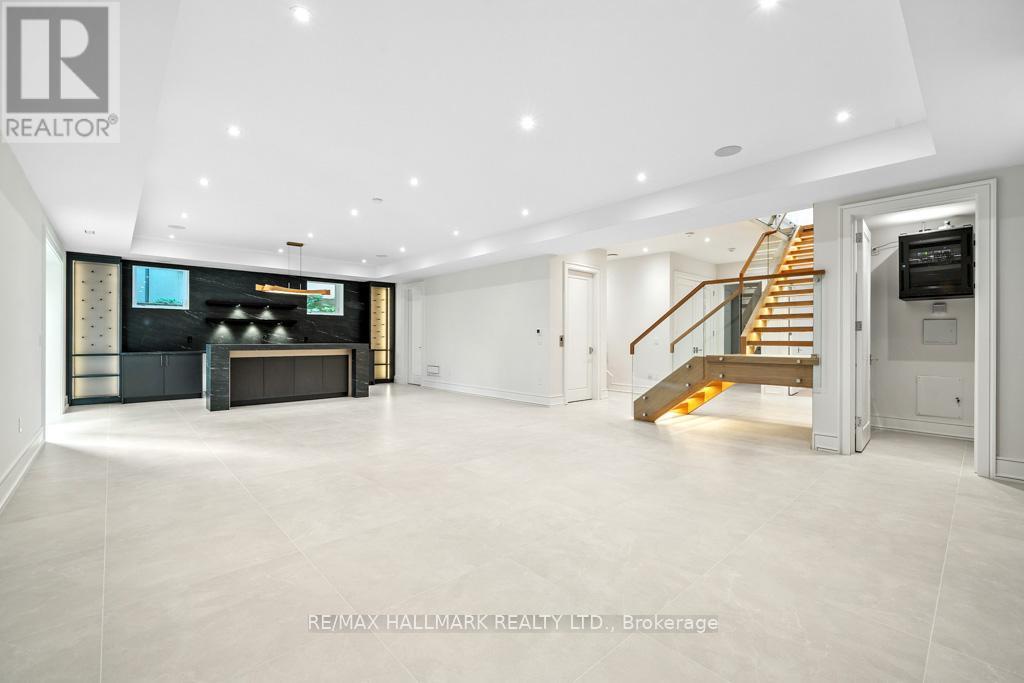 215 Northwood Drive, Toronto (newtonbrook East), Ontario