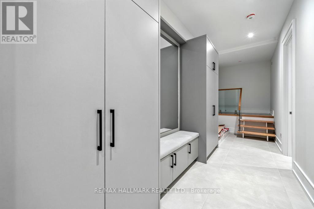 215 Northwood Drive, Toronto (newtonbrook East), Ontario